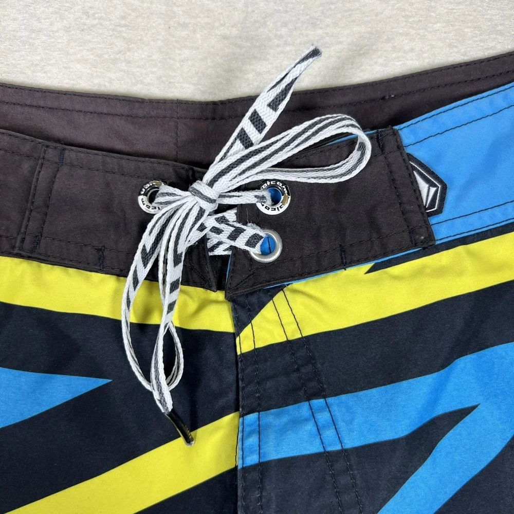 Volcom Board Shorts Mens Size 36 Black Blue Yellow Zigzag‎ Swim Trunks - Picture 3 of 8